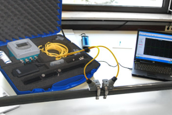 Ultraschall-Durchflussmessgerät Ultraschall-Durchflussmessgerät, mobil mit Transportkoffer